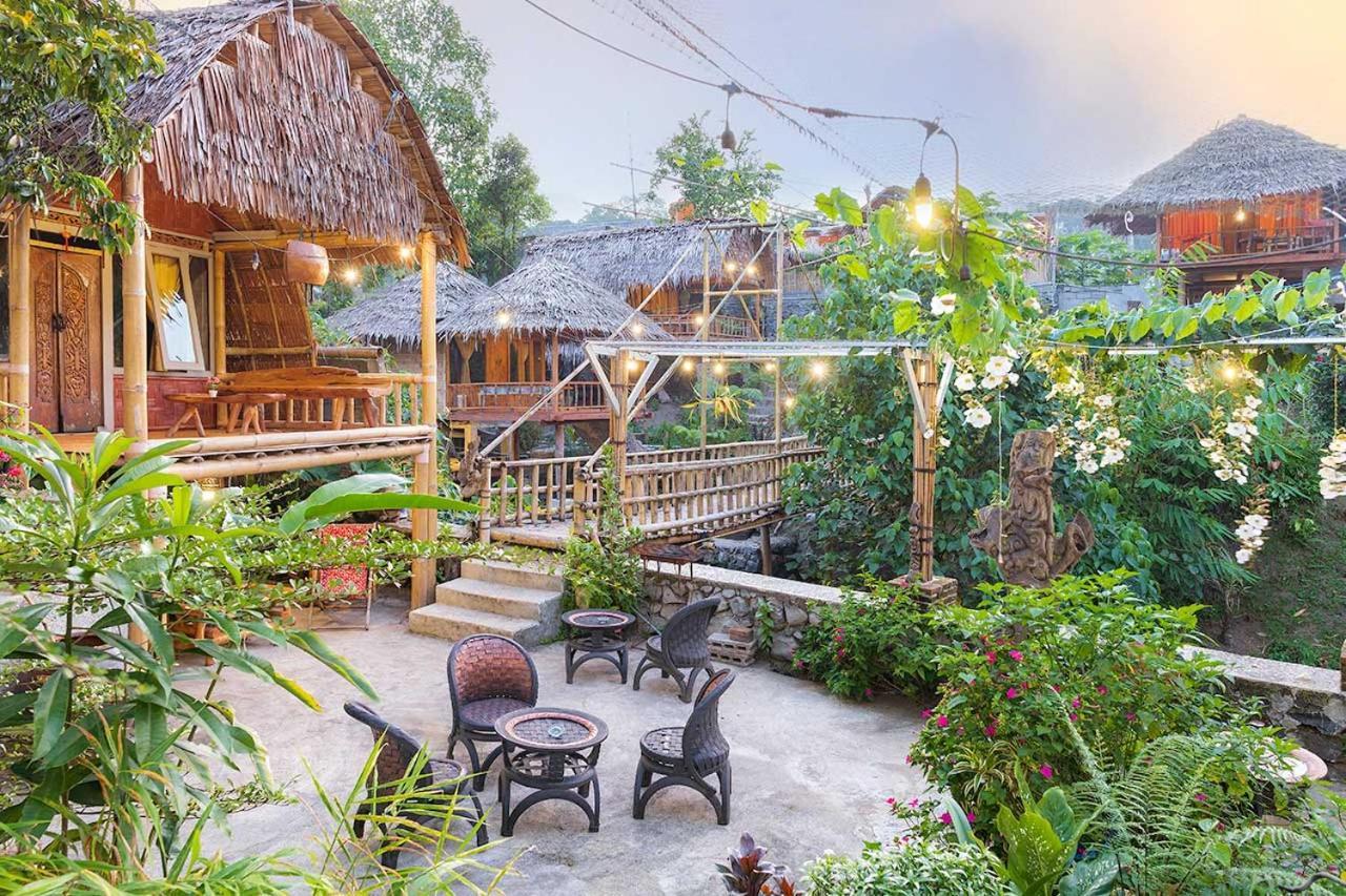 Onong'S Homestay & Cafe Tomohon Exteriör bild