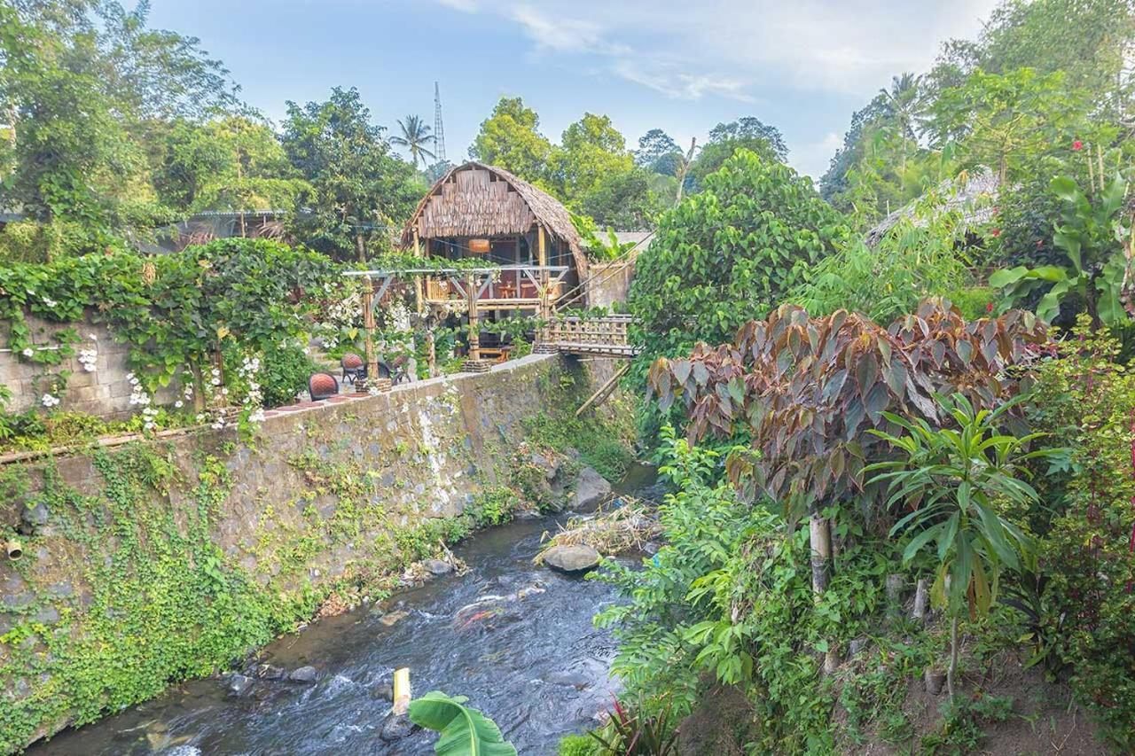 Onong'S Homestay & Cafe Tomohon Exteriör bild